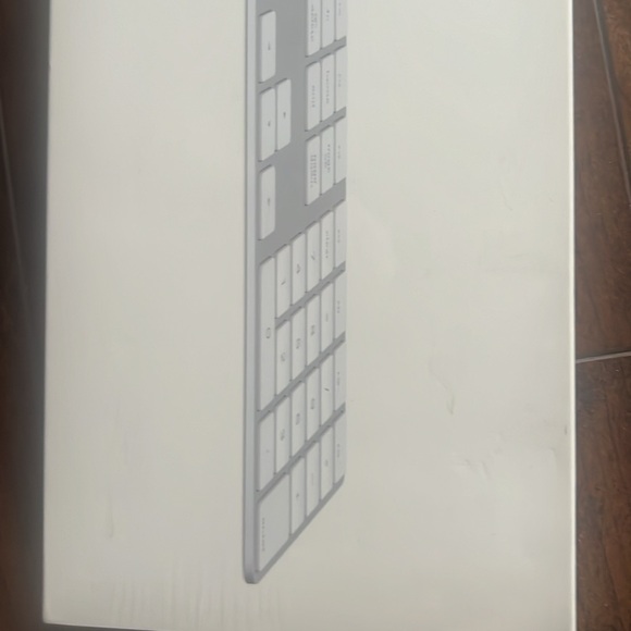 NWT Apple Magic Keyboard - Picture 2 of 4